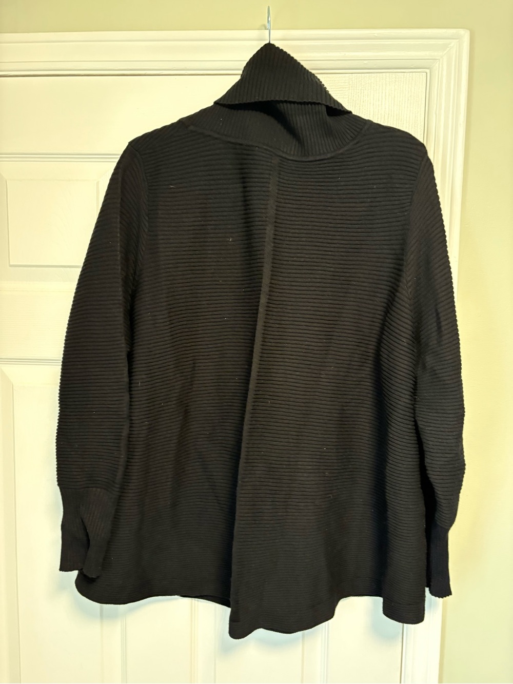 Women’s Black Ribbed Turtleneck Sweater
